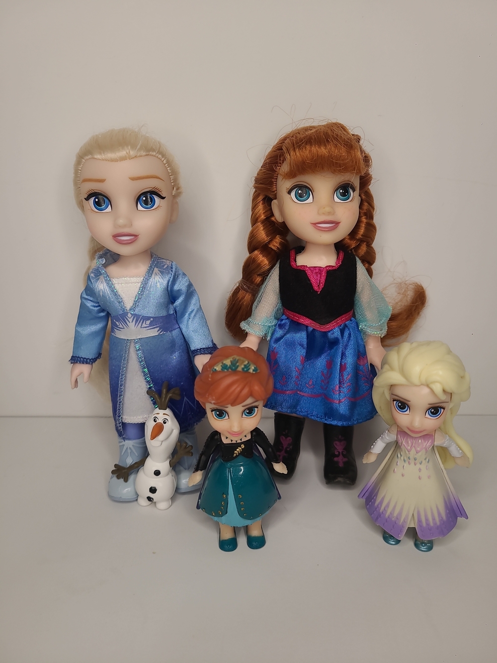 Disney Frozen Petite Anna & Elsa 6" & Mini Dolls 3" + Olaf